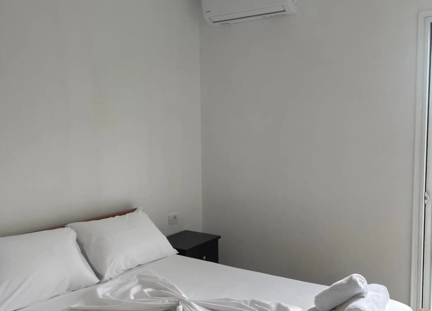 Ambelas Guest Rooms 5 Himare Lodge